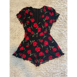 Cute romper that can be both casual or dressed up